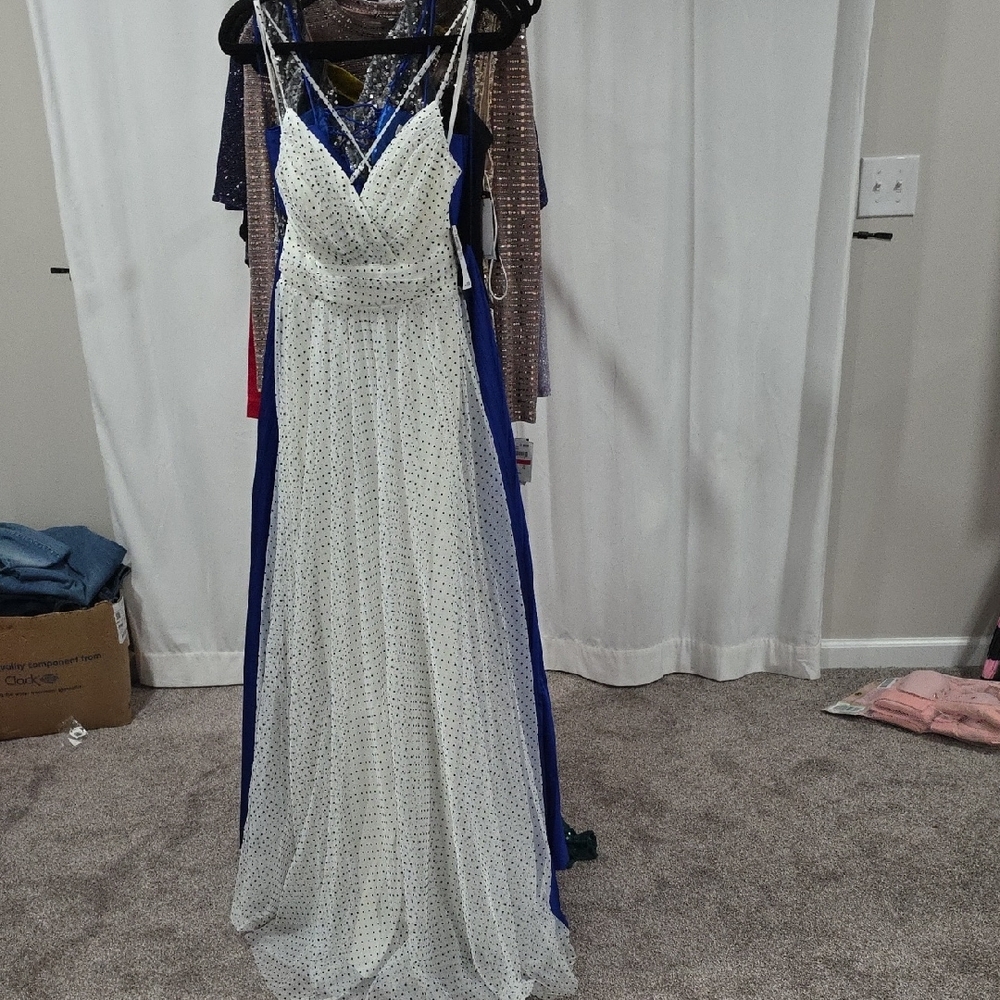 City Studio Cream Sleeveless Sweetheart Maxi Dress - Picture 1 of 5